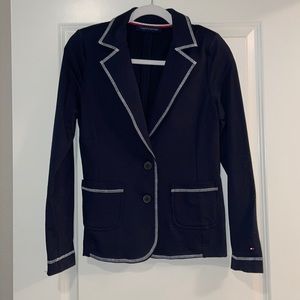 Lightweight navy Tommy Hilfiger blazer with white stitching detail!